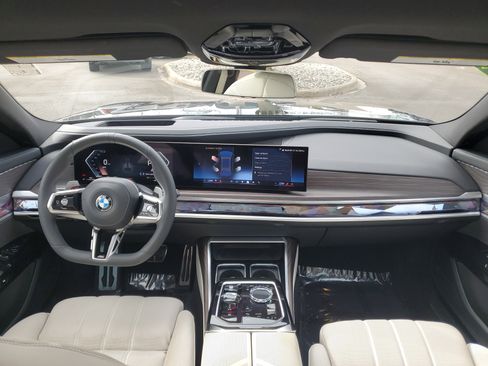 Certified 2023 BMW 760i xDrive w/ Executive Package image 20