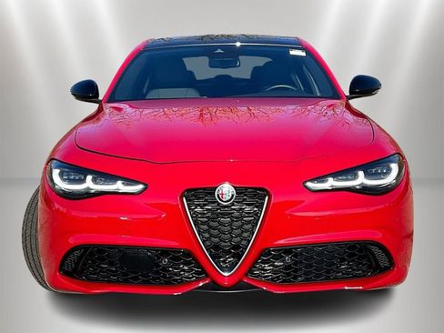 Used 2024 Alfa Romeo Giulia Ti AWD/4WD image 2