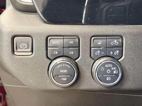 Used 2024 Chevrolet Silverado 3500 High Country w/ Z71 Off-Road Package AWD/4WD image 42