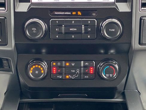 Used 2019 Ford F250 XLT w/ XLT Premium Package image 24