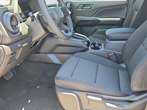 New 2026 Chevrolet Colorado Trail Boss w/ LPO, Hood Decal Package AWD/4WD image 4
