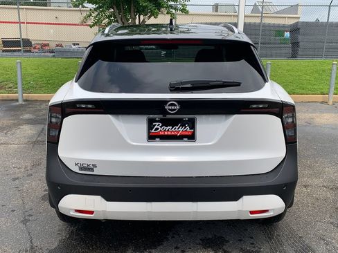 New 2026 Nissan Kicks SV FWD image 4