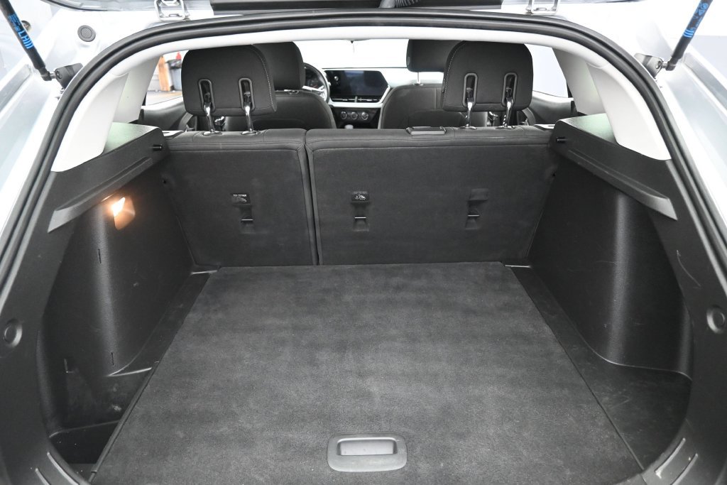 Used 2024 Chevrolet Trax LS w/ LS Convenience Package FWD image 30