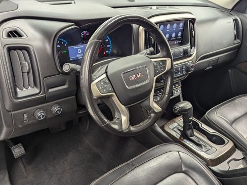 Used 2020 GMC Canyon Denali image 3