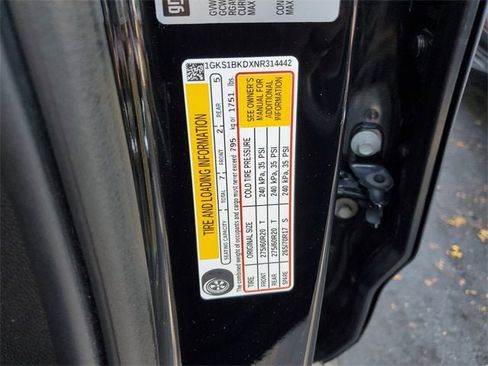 Used 2022 GMC Yukon SLT w/ SLT Premium Package image 32