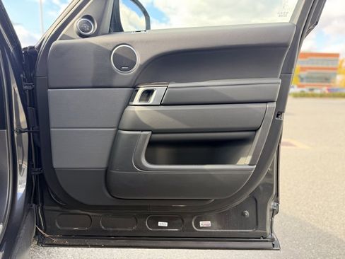 Used 2020 Land Rover Range Rover Sport HSE image 24