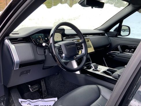 Used 2025 Land Rover Range Rover Autobiography image 16