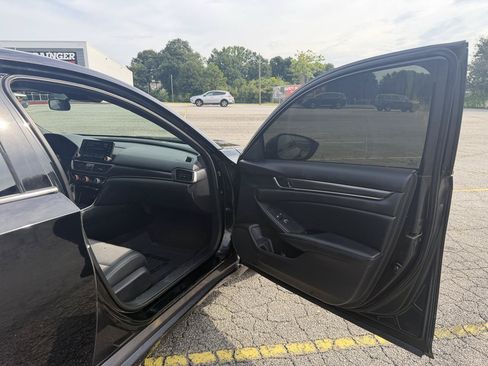 Used 2021 Honda Accord Sport image 16