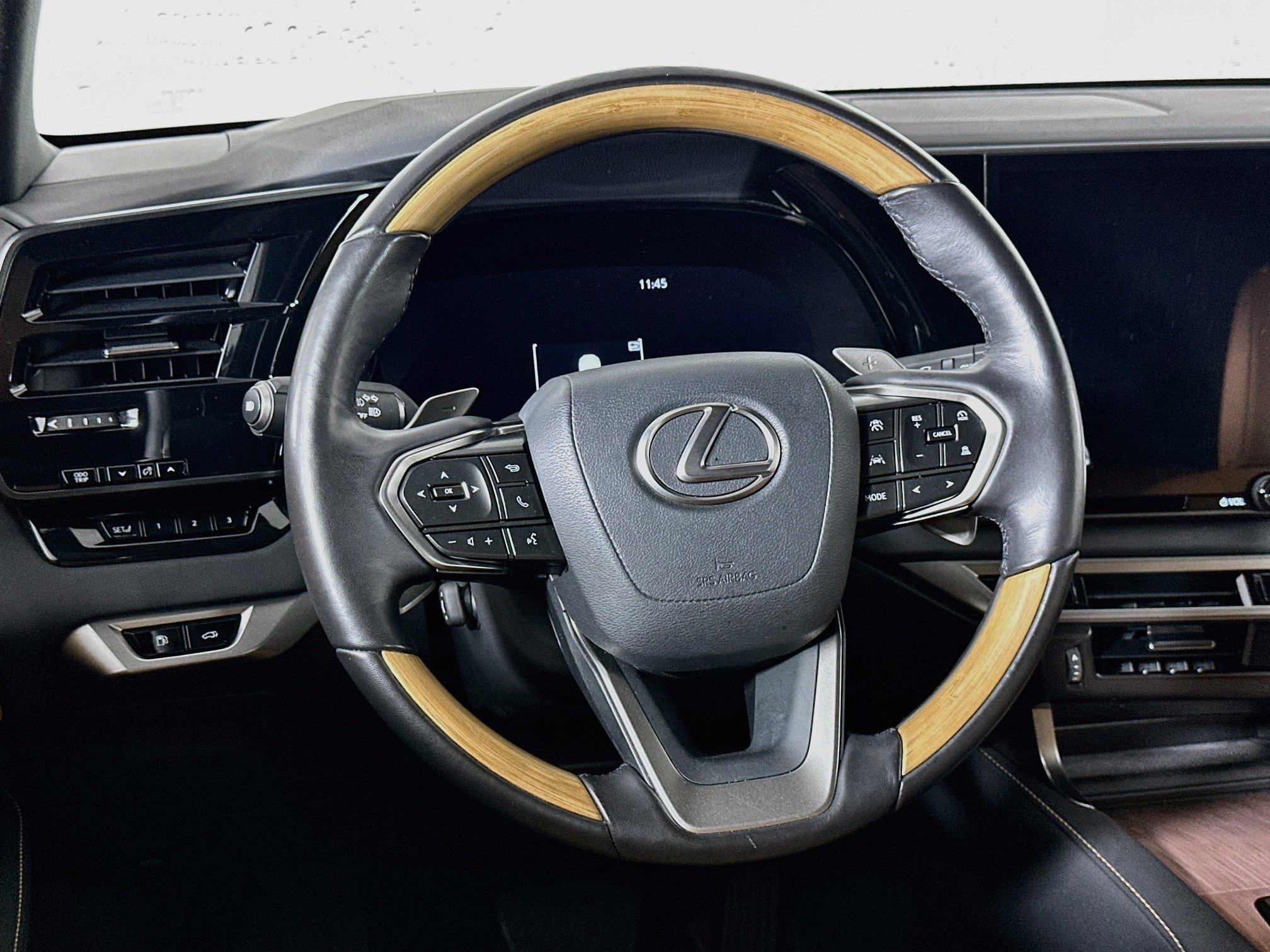 Used 2025 Lexus RX 350 Premium w/ Accessory Package (Z1) FWD image 28