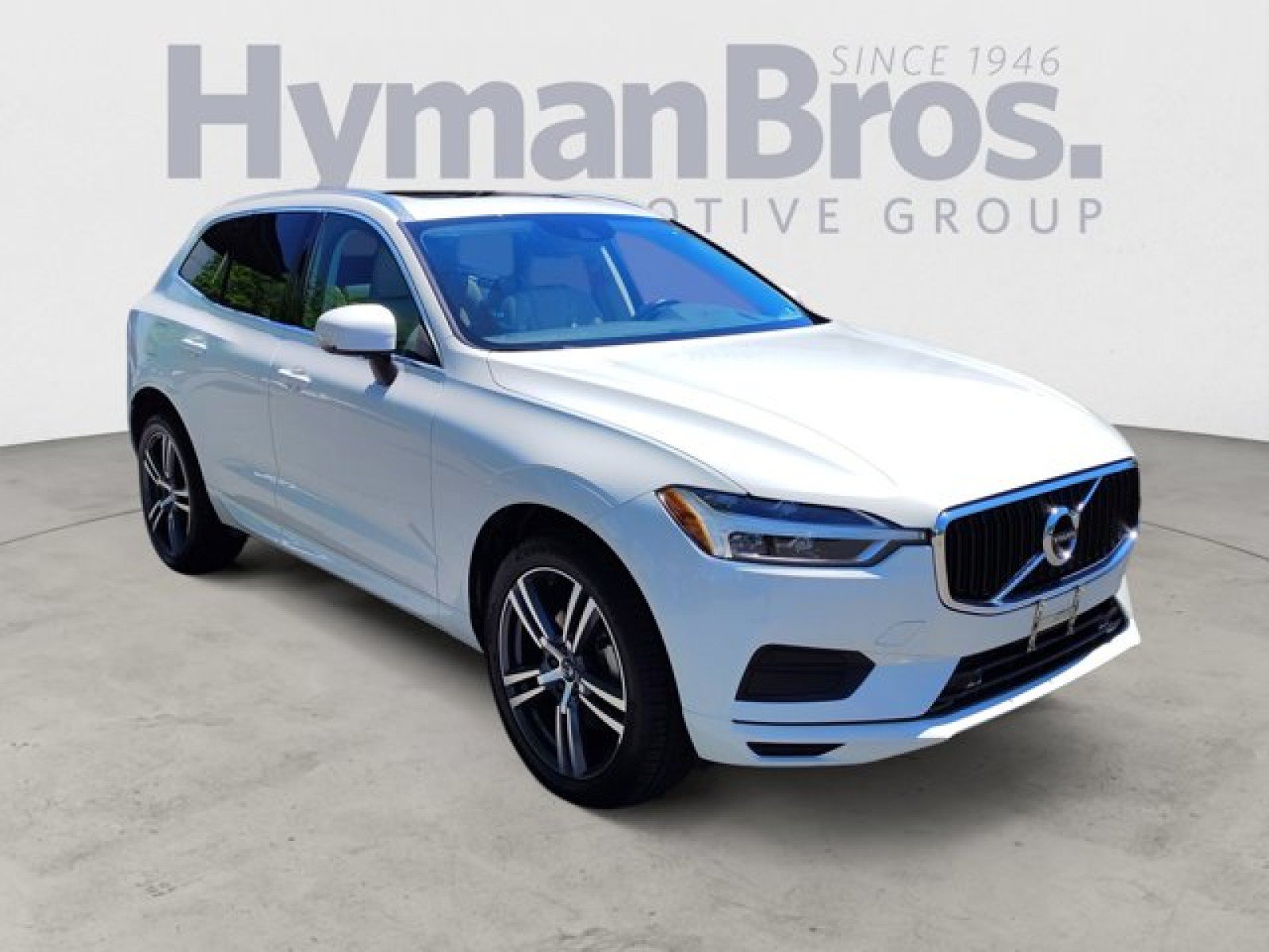 Used 2020 Volvo XC60 T5 Momentum w/ Protection Package Premier AWD/4WD image 1