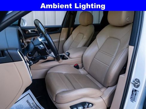Used 2021 Porsche Cayenne AWD/4WD image 16