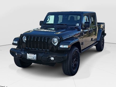 Used 2021 Jeep Gladiator Willys image 7