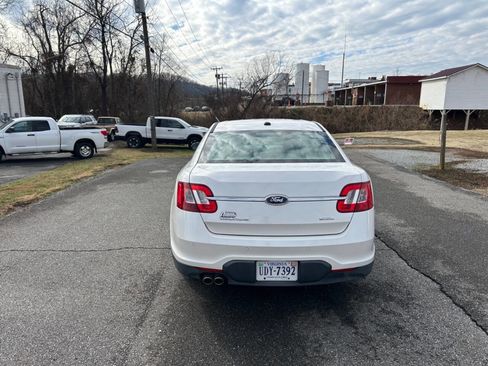 Used 2011 Ford Taurus SEL w/ 201A Rapid Spec Order Code image 4