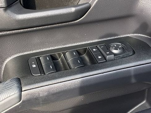 Used 2025 Toyota 4Runner SR5 AWD/4WD image 13
