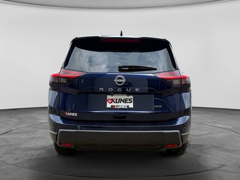 Used 2025 Nissan Rogue SV AWD/4WD image 8