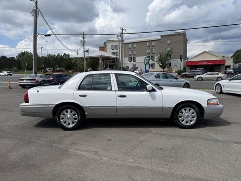 Used 2005 Mercury Grand Marquis LSE RWD image 9