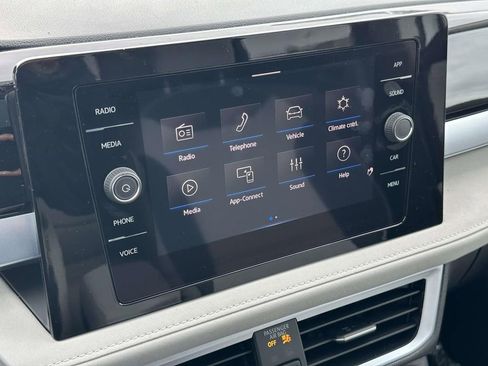 New 2026 Volkswagen Taos SE AWD/4WD image 19