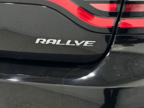 Used 2015 Dodge Charger SXT image 40