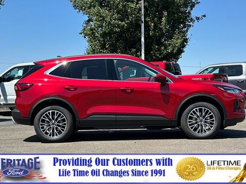 New 2025 Ford Escape SE image 3