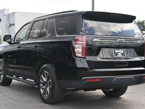Used 2022 Chevrolet Tahoe Z71 w/ Luxury Package image 13