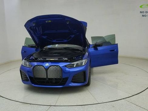 Used 2025 BMW i4 eDrive40 w/ M Sport Package RWD image 74