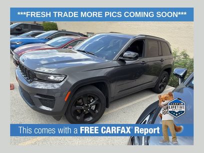 Used 2025 Jeep Grand Cherokee Altitude