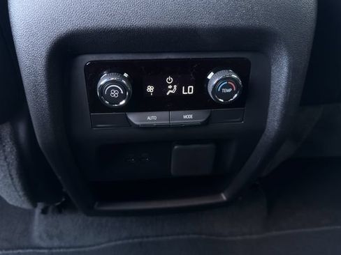 New 2026 Chevrolet Traverse Z71 w/ Enhanced Driving Package AWD/4WD image 22