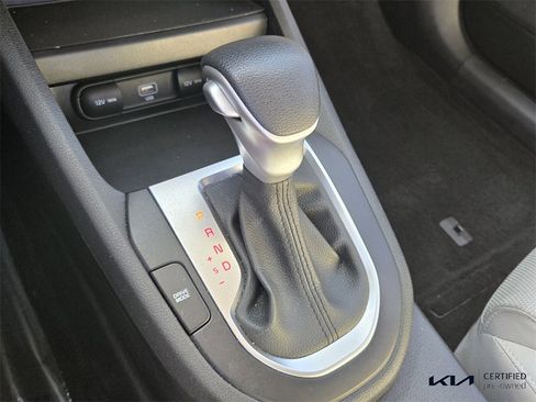 Certified 2022 Kia Forte LXS w/ LXS Technology Package image 25