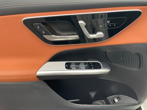 Used 2025 Mercedes-Benz GLC 300 GLC 300 image 8