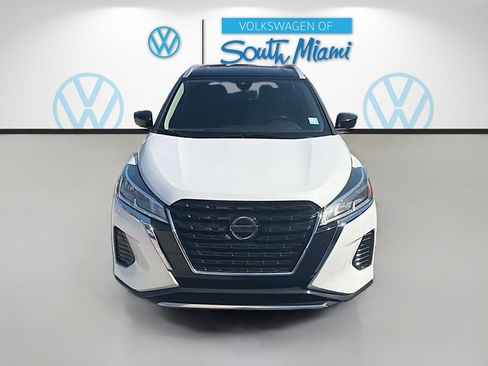 Used 2021 Nissan Kicks SV FWD image 2