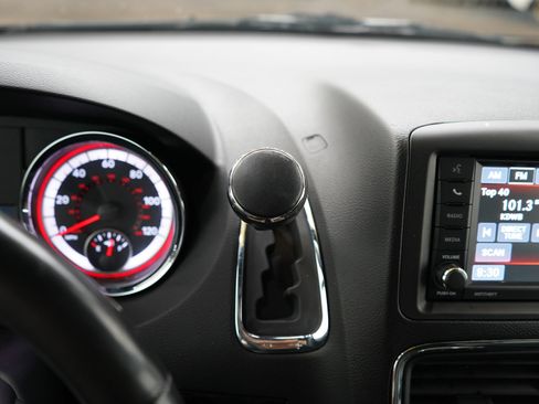 Used 2020 Dodge Grand Caravan SXT w/ Driver Convenience Group FWD image 26