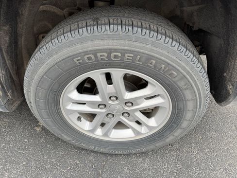 Used 2023 Jeep Grand Cherokee Laredo AWD/4WD image 11