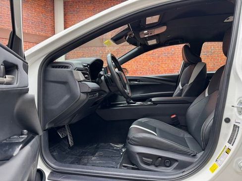 Used 2025 Toyota Camry SE image 22