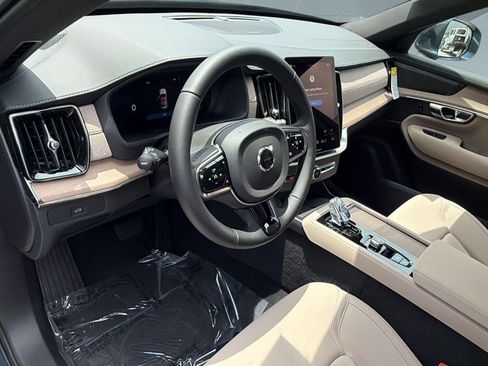 New 2026 Volvo XC90 B6 Plus w/ Protection Package Premier AWD/4WD image 4