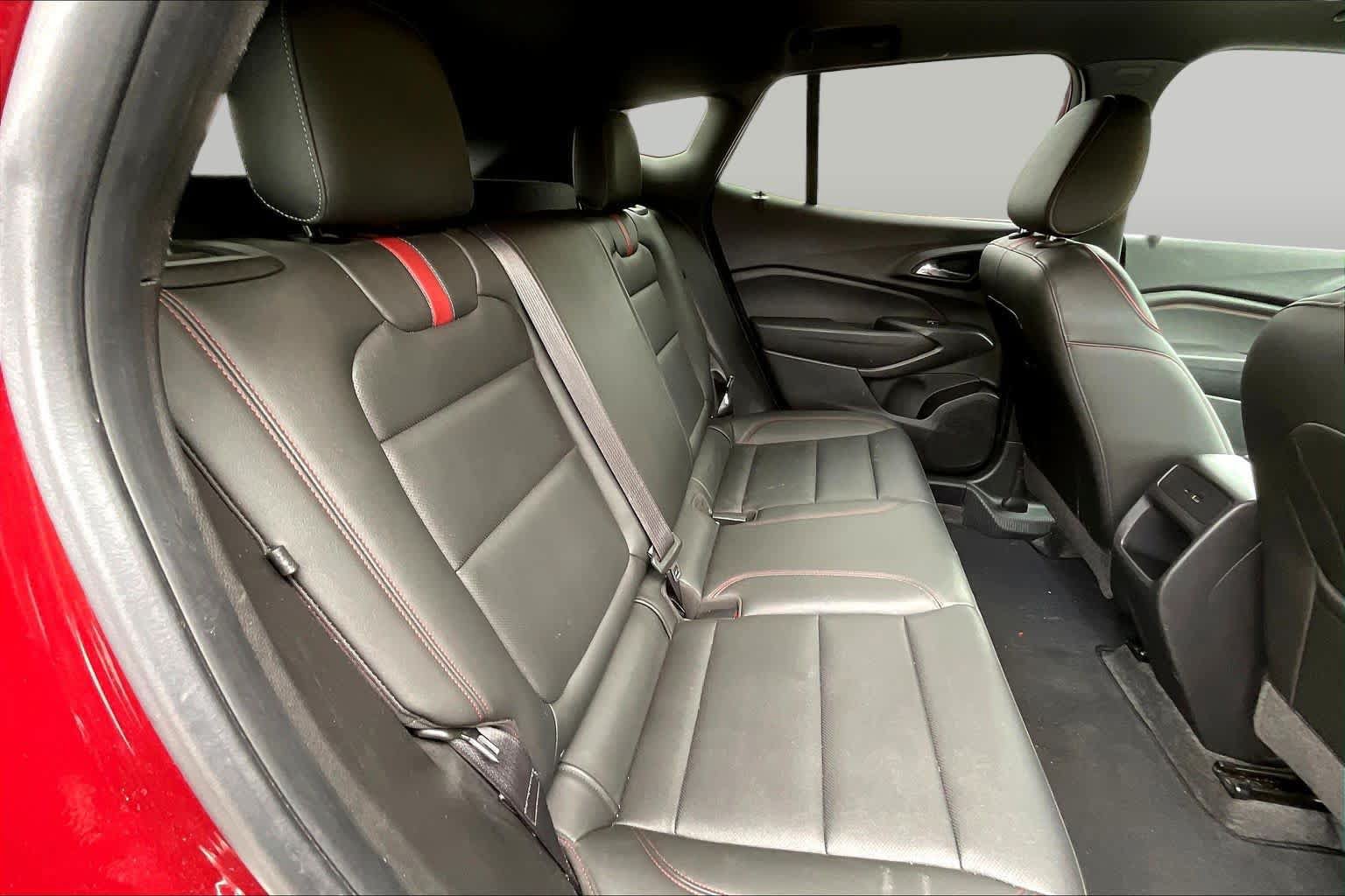Used 2025 Chevrolet Trax RS w/ Sunroof Package FWD image 20