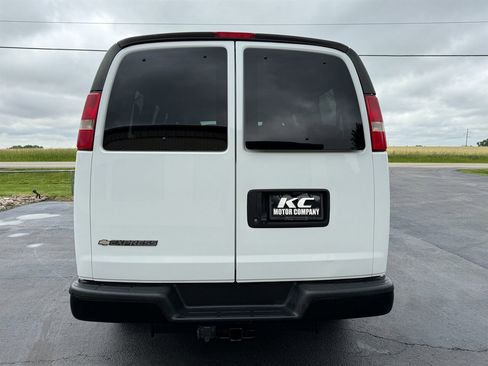 Used 2018 Chevrolet Express 2500 LS w/ Driver Convenience Package RWD image 7