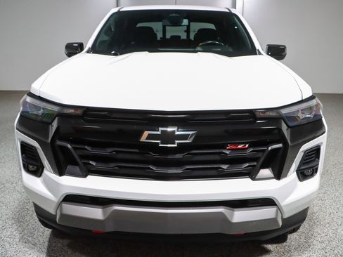 Used 2024 Chevrolet Colorado Z71 w/ Z71 Convenience Package 2 AWD/4WD image 4