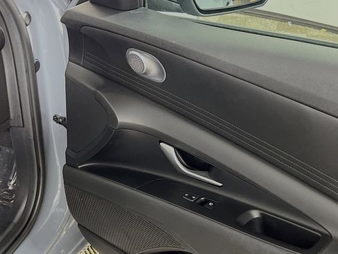 Used 2022 Hyundai Elantra SEL image 32