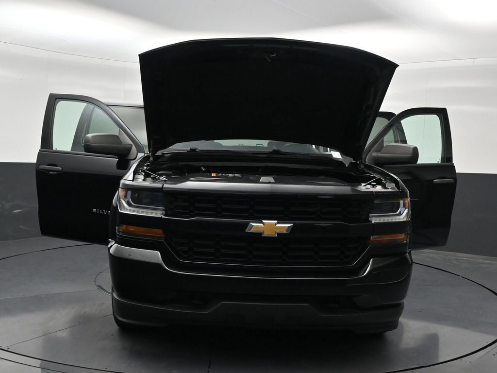 Used 2018 Chevrolet Silverado 1500 Custom RWD image 41