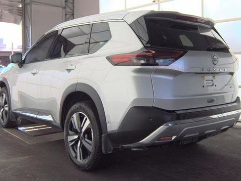 Used 2023 Nissan Rogue Platinum w/ Platinum Premium Package image 4