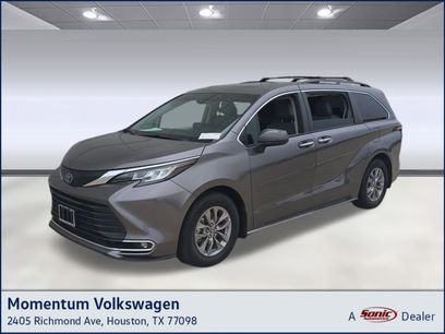 Used 2021 Toyota Sienna XLE
