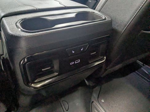 Used 2025 GMC Sierra 3500 AT4 w/ AT4 Premium Plus Package AWD/4WD image 24