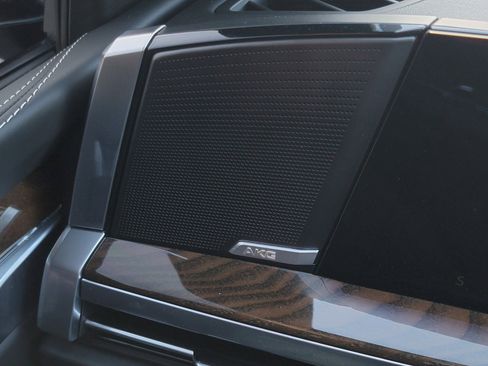 Used 2025 Cadillac Escalade Sport Platinum w/ LPO, ONYX Package image 41