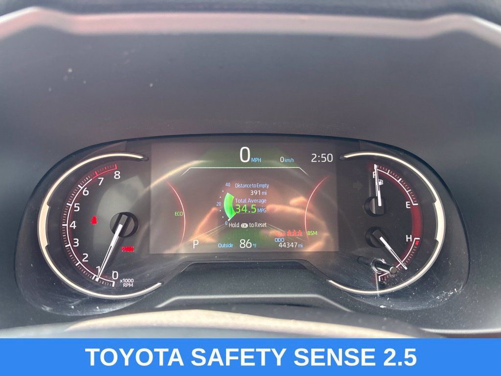Used 2025 Toyota RAV4 XLE FWD image 4