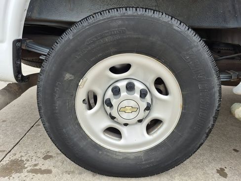 Certified 2023 Chevrolet Express 2500 w/ Driver Convenience Package image 11