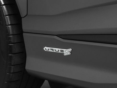 Used 2024 Lamborghini Urus S AWD/4WD image 34