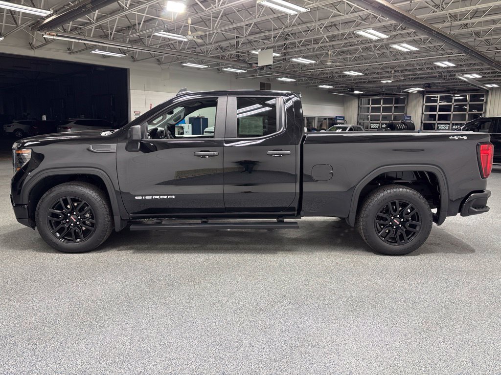 Used 2023 GMC Sierra 1500 Pro w/ Graphite Edition AWD/4WD image 4