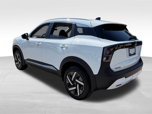 Used 2026 Nissan Kicks SV FWD image 5