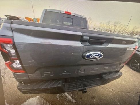 Used 2024 Ford Ranger Lariat w/ FX4 Off-Road Package image 12