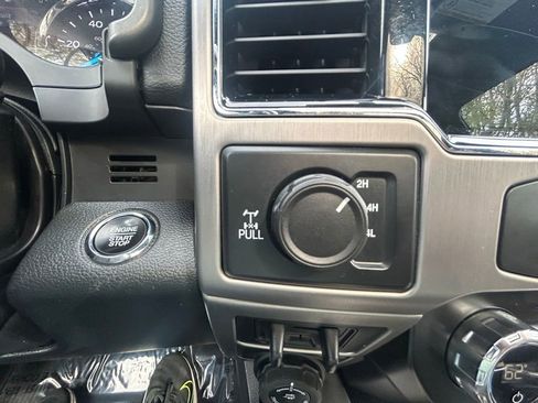 Used 2022 Ford F350 Platinum w/ Tremor Off-Road Package AWD/4WD image 18